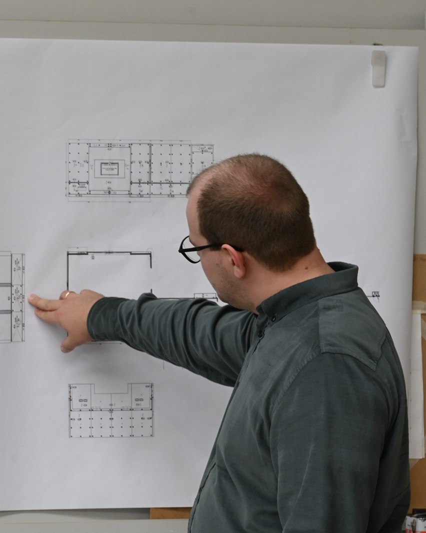 Noah Wößmann bei der Projektplanung